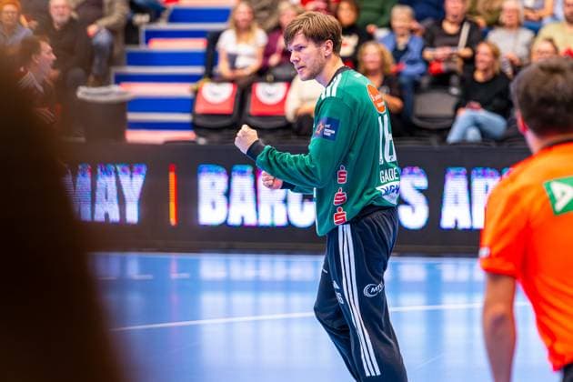 Simon Gade TSV Hannover Burgdorf, Nr 16 L R , Fredericia Handboldklub red against TSV Hannover Burgdorf beige 1 Matchday of Group Matches EHF European League 2025 2026 14 10 2025, Middelfart Sparekasse ARENA Fredericia, DEN , Copyright: xJanxGuentherx xTSVxHannover-Burgdorfx