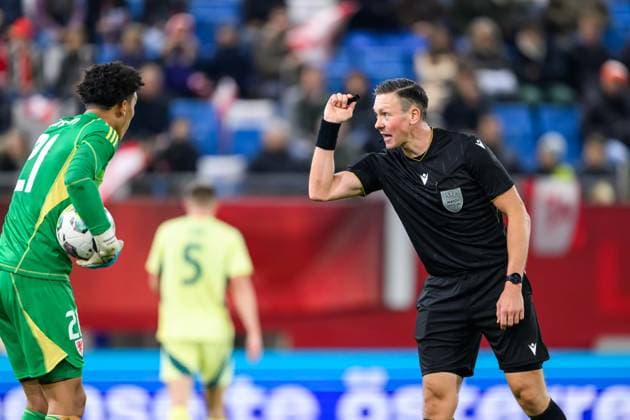 SOCCER - UEFA U21, U 21 EURO quali, AUT vs WAL LINZ,AUSTRIA,14.OCT.25 - SOCCER - UEFA European Under-21 Championship 2026, qualifiers, OEFB under-21 international match, Länderspiel, Nationalmannschaft Austria vs Wales. Image shows referee Patryk Gryckiewicz (POL).  GEPAxpictures xChristianxMoser