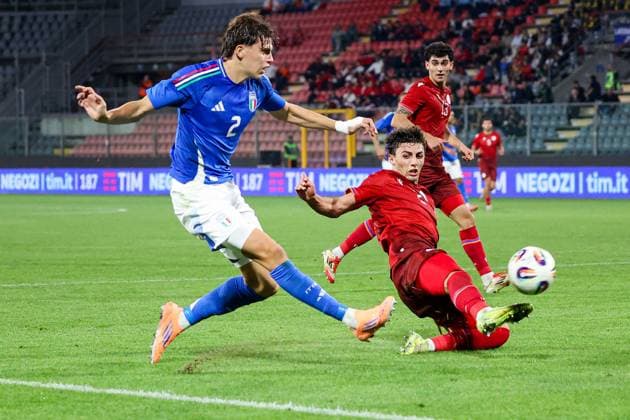 CALCIO - UEFA Campionato Europeo - Qualifying - Italy U21, U 21 vs Armenia U21 Marco Palestra and Mher Tarloyan during Qualifying - Italy U21 vs Armenia U21, UEFA European Football Championship in Cremona, Italy, October 14 2025 Cremona Italy  Copyright: xIPAxSport ABACAx