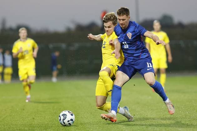Croatia, Velika Gorica, 141025. Players Serhii Korniichuk and Fabijan Krivak at qualifying match of group 8 for the U21, U 21 European Football Championship, Croatia - Ukraine. Photo: Marko Todorov CROPIX Copyright: xxMarkoxTodorovx xCROPIXx hrvatska_ukrajina5-141025