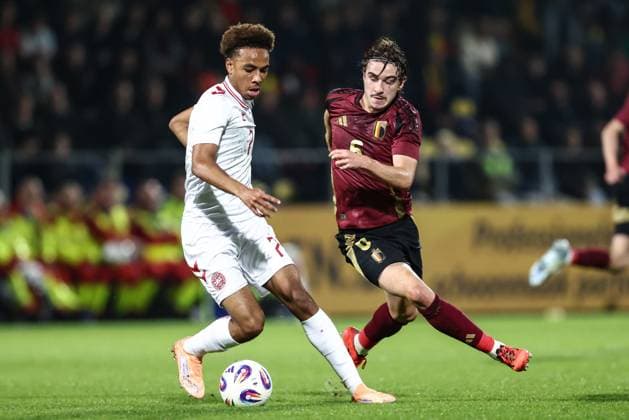 Danish Noah Nartey and Belgium s Kamiel Van De Perre fight for the ball during a soccer game between the U21, U 21 youth team of the Belgian national team, Nationalteam Red Devils and the U21 of Denmark, in Westerlo, on Tuesday 14 October 2025, game 3 (out of 8) of the qualifications for the 2026 UEFA European Under21 Championship. BRUNOxFAHY  x136809176x