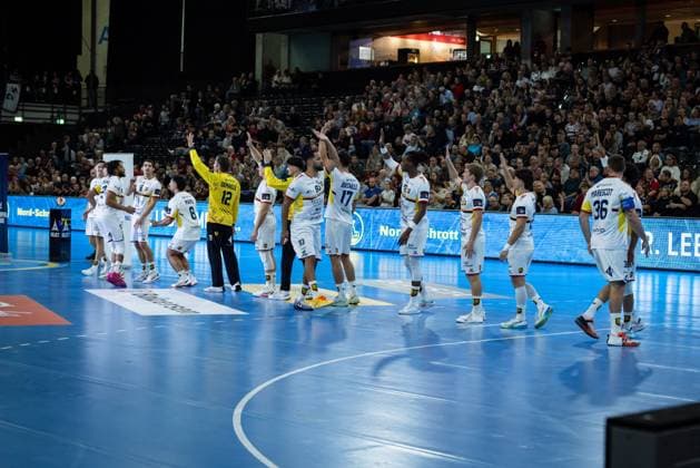 SG Flensburg Handewitt vs St Raphael, 14 10 2025 team Saint Raphael Var Handball before the game FLENSBURG, GERMANY OCTOBER 14 during the EHF European League match between SG Flensburg Handewitt vs St Raphael at GP JOULE Arena, on matchday 1 of the Group Matches Group A on October 14, 2025 in Flensburg, Germany Copyright: xBEAUTIFULxSPORTS MarioxM.xKobergx