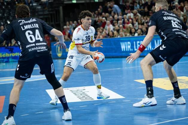 SG Flensburg Handewitt vs St Raphael, 14 10 2025 Sergio Perez Manzanares Saint Raphael Var Handball, 28 in attack FLENSBURG, GERMANY OCTOBER 14 during the EHF European League match between SG Flensburg Handewitt vs St Raphael at GP JOULE Arena, on matchday 1 of the Group Matches Group A on October 14, 2025 in Flensburg, Germany Copyright: xBEAUTIFULxSPORTS MarioxM.xKobergx