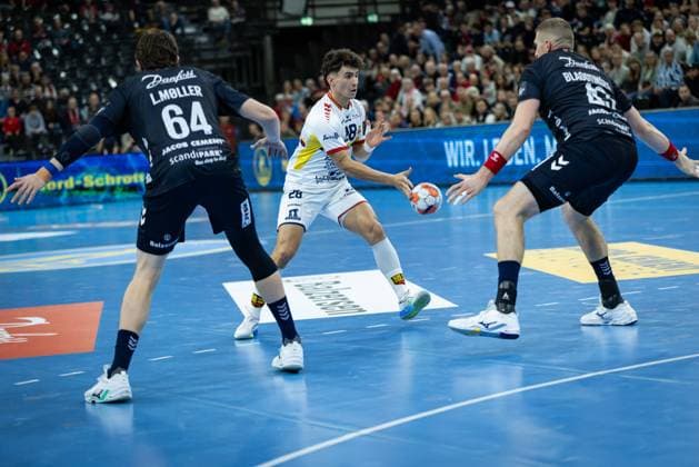 SG Flensburg Handewitt vs St Raphael, 14 10 2025 Benjamin Bataille Saint Raphael Var Handball, 17 in attack FLENSBURG, GERMANY OCTOBER 14 during the EHF European League match between SG Flensburg Handewitt vs St Raphael at GP JOULE Arena, on matchday 1 of the Group Matches Group A on October 14, 2025 in Flensburg, Germany Copyright: xBEAUTIFULxSPORTS MarioxM.xKobergx
