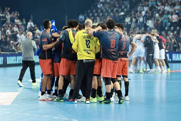 HANDBALL : Montpellier HB vs. THW Kiel - EHF - 14 10 2025 Fin de match lors du match Montpellier HB vs. THW Kiel de la compÃ tition EHF a l™Arena Sud de France, le 14 octobre 2025. MontpellierFrance  Copyright: xValentinaxClaretx