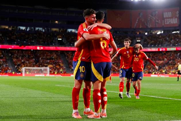 FIFA World Cup, WM, Weltmeisterschaft, Fussball 2026 qualifier - Spain vs Bulgaria VALLADOLID, SPAIN - October 14:Mikel Merino of Spain and Aimeri Laporte of Spain celebrates a goal, Mikel Merino of Spain celebrates a goal during the FIFA World Cup 2026 qualifier match between Spain and Bulgaria at Jose Zorrilla Stadium. (Photo by Guille Martinez f22photo) Valladolid Jose Zorrilla Stadium Spain Copyright: xGuillermoxMartinezx