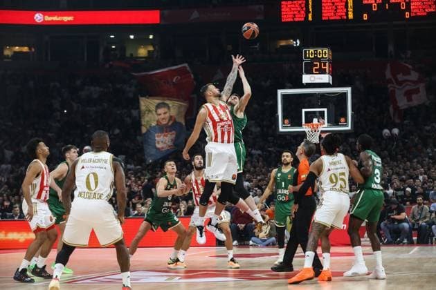 KK Crvena zvezda v BC Zalgiris - EuroLeague BELGRADE, SERBIA - OCTOBER 14: Players in action during Turkish Airlines EuroLeague basketball match between KK Crvena zvezda and BC Zalgiris at the Belgrade Arena in Belgrade, Serbia on October 14, 2025. Filip Stevanovic Anadolu Belgrade Serbia. Editorial use only. Please get in touch for any other usage.  Copyright: x2025xAnadoluxFilipxStevanovicx