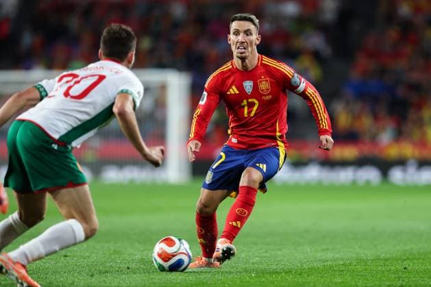 October 14, 2025, Valladolid, Valladolid, SPAIN: Alejandro Grimaldo of Spain in action during the FIFA World Cup, WM, Weltmeisterschaft, Fussball 2026 qualifier match between Spain and Bulgaria at Jose Zorrilla on October 14, 2025 in Valladolid, Spain. Valladolid SPAIN - ZUMAa181 20251014_zaa_a181_097 Copyright: xIrinaxR.xHipolitox