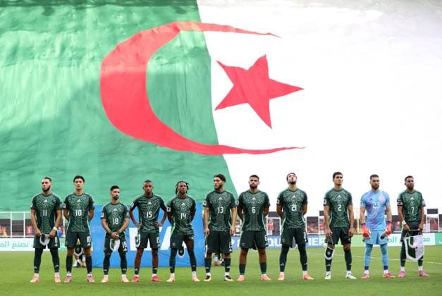 Algeria v Uganda - 2026 FIFA World Cup, WM, Weltmeisterschaft, Fussball Qualifier Algeria s players pose for a group photo before the 2026 FIFA World Cup qualifying match between Algeria and Uganda in Tizi Ouzou, Algeria, on October 14, 2025. TIZI ouzou Algeria  Copyright: xAPPx originalFilename:app-notitle251014_npWAD.jpg