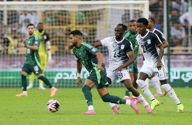 Algeria v Uganda - 2026 FIFA World Cup, WM, Weltmeisterschaft, Fussball Qualifier Riyad Karim Mahrez of Algeria fights for the ball during the 2026 FIFA World Cup qualifying football match between Algeria and Uganda in Tizi Ouzou, Algeria, on October 14, 2025. TIZI ouzou Algeria  Copyright: xAPPx originalFilename:app-notitle251014_npPyo.jpg