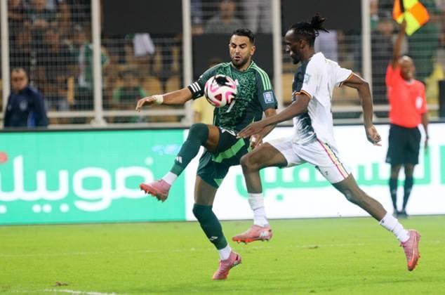 Algeria v Uganda - 2026 FIFA World Cup, WM, Weltmeisterschaft, Fussball Qualifier Riyad Karim Mahrez of Algeria fights for the ball during the 2026 FIFA World Cup qualifying football match between Algeria and Uganda in Tizi Ouzou, Algeria, on October 14, 2025. TIZI ouzou Algeria  Copyright: xAPPx originalFilename:app-notitle251014_nptXk.jpg