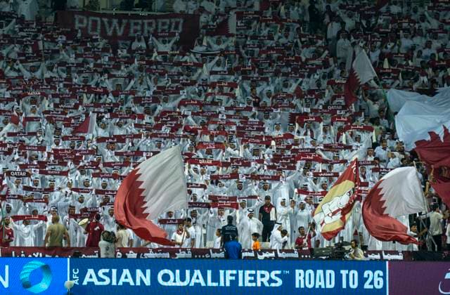 UQATAR v NITED ARAB EMIRATES-2026 FIFA World Cup, WM, Weltmeisterschaft, Fussball ASIAN QUALIFIER PLAYOFFS Fans of Qatar cheer during the FIFA World Cup 2026 AFC Asian qualifiers playoffs group A match between Qatar and United Arab Emirates at Jassim Bin Hamad Stadium in Doha, Qatar, on October 14, 2025. DOHA Qatar Copyright: xNOUSHADx