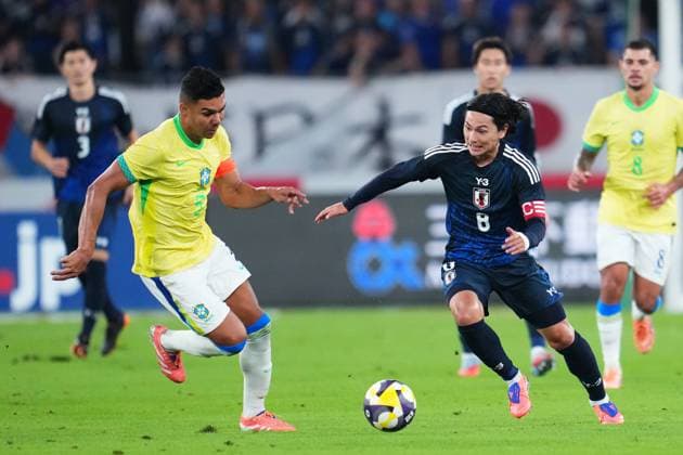 (L-R) Casemiro (BRA), Takumi Minamino (JPN), OCTOBER 14, 2025 - Football Soccer : KIRIN Challenge Cup 2025 match between Japan 3-2 Brazil at the Tokyo Stadium in Tokyo, Japan. Noxthirdxpartyxsales  aflo_306948231