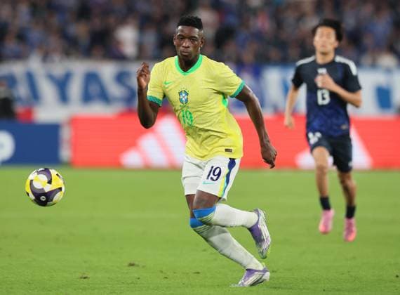October 14, 2025, Tokyo, Japan - Brazil s Luiz Henrique carries the ball at the Kirin Challenge Cup football match at the Ajinomoto stadium in Tokyo on Tuesday, October 14, 2025. Brazil was defeated by Japan 2-3. (photo by Yoshio Tsunoda AFLO) Noxthirdxpartyxsales  aflo_306960869