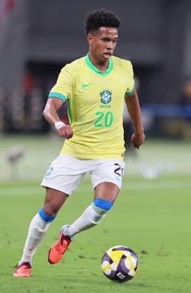 October 14, 2025, Tokyo, Japan - Brazil s Estevao carries the ball at the Kirin Challenge Cup football match at the Ajinomoto stadium in Tokyo on Tuesday, October 14, 2025. Brazil was defeated by Japan 2-3. (photo by Yoshio Tsunoda AFLO) Noxthirdxpartyxsales  aflo_306960873