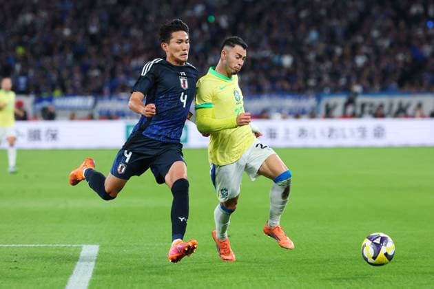 (L-R) Tsuyoshi Watanabe (JPN), Gabriel Martinelli (BRA), OCTOBER 14, 2025 - Football Soccer : KIRIN Challenge Cup 2025 match between Japan - Brazil at Tokyo Stadium in Tokyo, Japan. Noxthirdxpartyxsales  aflo_306938923