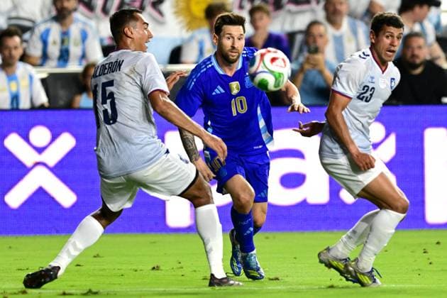 Football, International match, Puerto Rico - Argentina