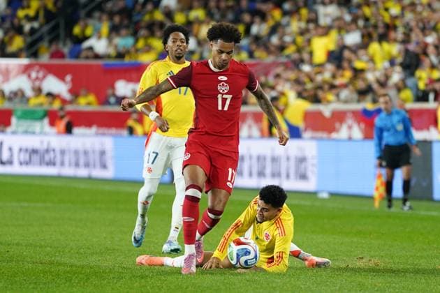 October 14, 2025, Harrison, New Jersey, United States: Tajon Buchanan 17 of Canada and Luis DoÂ­az 7 of Colombia battle for the ball during the International Friendly, Länderspiel, Nationalmannschaft match between Canada and Colombia at Sports Illustrated Stadium on October 14, 2025 in Harrison, Nueva Jersey. Harrison United States - ZUMAe321 20251014_zsa_e321_061 Copyright: xLeonardoxRamirezx