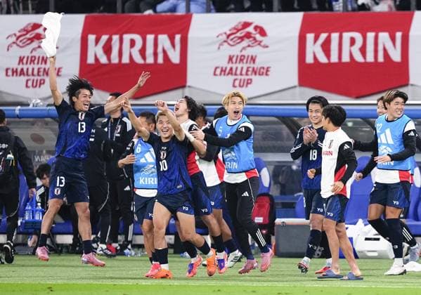 Football: Friendly between Japan and Brazil Japan players celebrate after beating Brazil 3-2 in an international football friendly at Ajinomoto Stadium in Chofu, Tokyo, on Oct. 14, 2025.  A14AA0004942015P