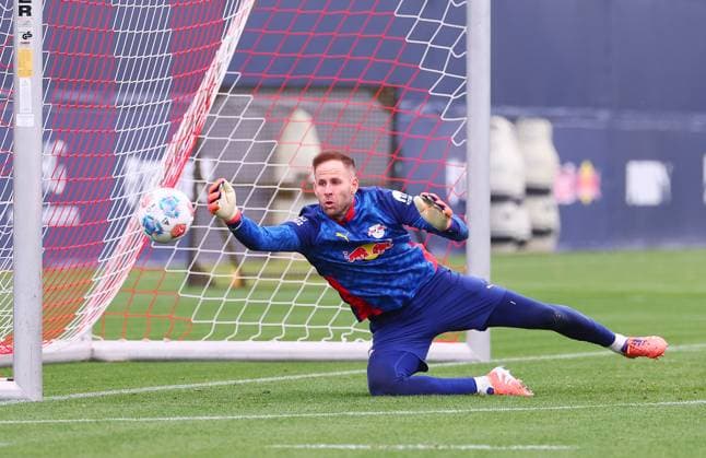 RB Leipzig Training Bundesliga Leipzig, 14 10 2025, RB Leipzig Training Center,Soccer Bundesliga , RB Leipzig Training , In the picture rGoalkeeper Peter Gulacsi 1, RB Leipzig , Picture Point