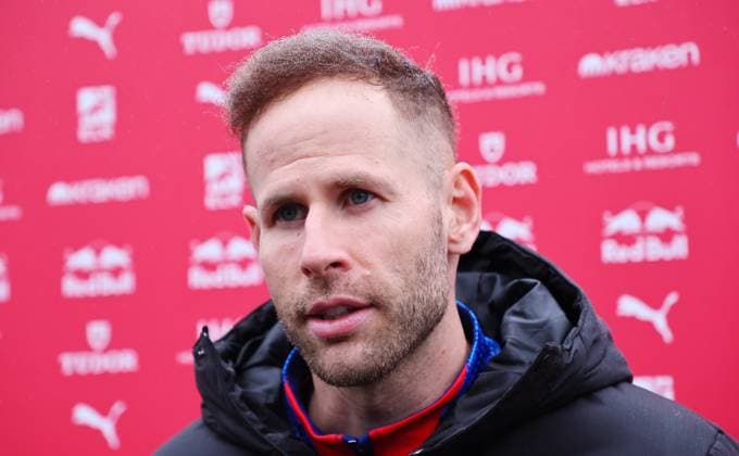 RB Leipzig Training Bundesliga Leipzig, 14 10 2025, RB Leipzig Training Center,Soccer Bundesliga , RB Leipzig Training , In the picture rGoalkeeper Peter Gulacsi 1, RB Leipzig in an interview , Picture Point