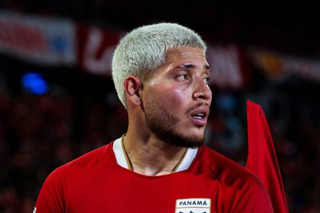 (251015) -- PANAMA CITY, Oct. 15, 2025 -- Cristian Martinez of Panama reacts after being replaced during the 2026 FIFA World Cup, WM, Weltmeisterschaft, Fussball Concacaf qualifier football match between Panama and Suriname in Panama City, Panama, on Oct. 14, 2025. ) (SP)PANAMA-PANAMA CITY-FOOTBALL-2026 FIFA WORLD CUP QUALIFIERS-PAN VS SUR XuxYongzheng 