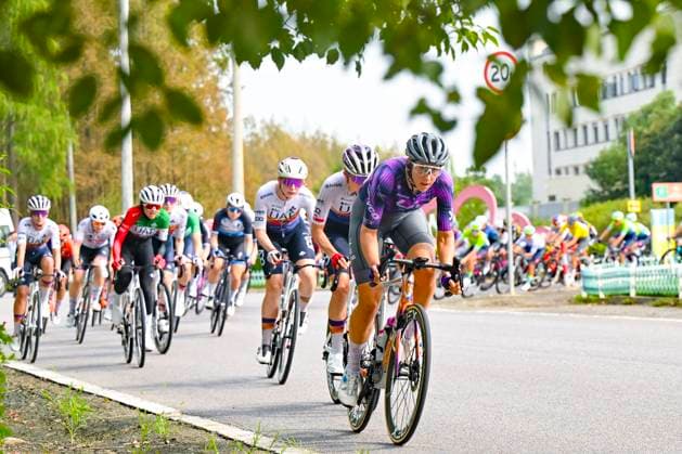 (251015) -- SHANGHAI, Oct. 15, 2025 -- Cyclists compete during the Stage 2 of the UCI Women s WorldTour Tour of Chongming Island Road cycling, Rad, Radsport, Strasse race in Shanghai, east China, Oct. 15, 2025. ) (SP)CHINA-SHANGHAI-CYCLING-UCI WOMEN S WORLDTOUR-TOUR OF CHONGMING ISLAND (CN) ChenxHaoming 