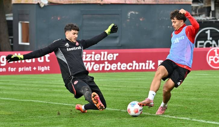 15 10 2025 Soccer 2 Soccer Bundesliga Season 2025 2026 1 FC Nürnberg Nuernberg FCN Club Training Sportfoto Zink xwoxzix Robin Lisewski 13, 1 FC Nürnberg FCN Justin von der Hitz 27, 1 FC Nürnberg FCN