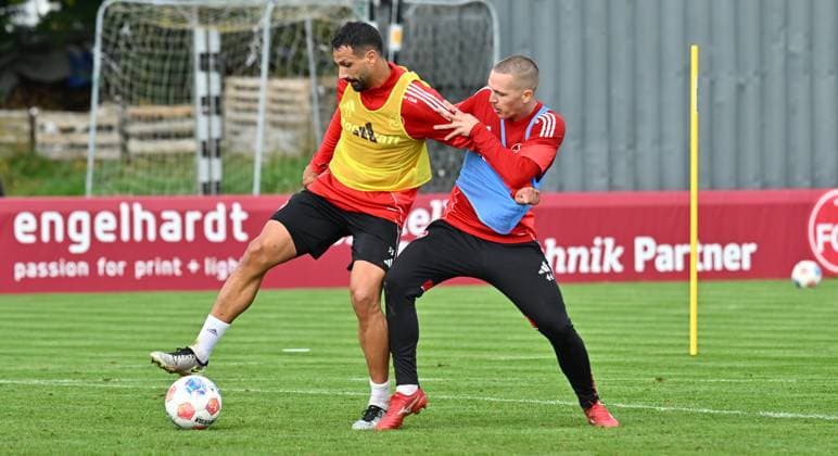 15 10 2025 Soccer 2 Soccer Bundesliga Season 2025 2026 1 FC Nürnberg Nuernberg FCN Club Training Sportfoto Zink xwoxzix Adriano Grimaldi 33, 1 FC Nürnberg FCN Ondrej Karafiat 44, 1 FC Nürnberg FCN