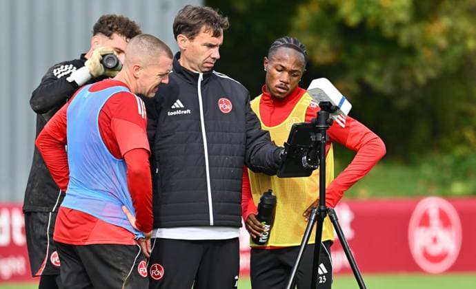 15 10 2025 Soccer 2 Soccer Bundesliga Season 2025 2026 1 FC Nürnberg Nuernberg FCN Club Training Sportfoto Zink xwoxzix Ondrej Karafiat 44, 1 FC Nürnberg FCN Mohamed Ali Zoma 23, 1 FC Nürnberg FCN at Johannes Hannes Wieber Head Of Performance 1 FC Nürnberg FCN