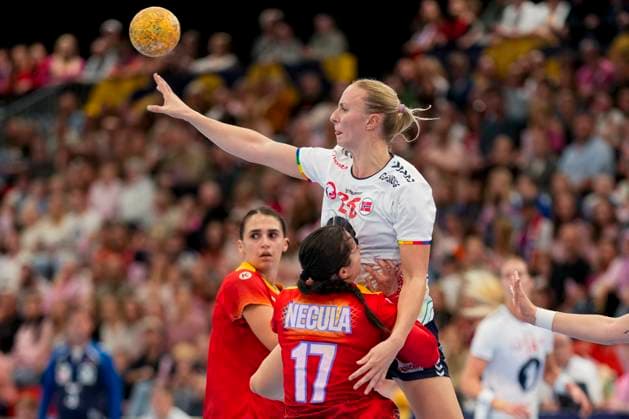 Handball, EHF EURO Cup Norway Romania Larvik 20251015 Norway s Henny Ella Reistad during the handball match in the EHF EURO Cup between Norway and Romania in Jotron Arena The photo was taken on behalf of the Norwegian Handball Association, but can be used by editorial clients of NTB Photo Fredrik Varfjell NTB Larvik Norway EDITORIAL USE ONLY RESTRICTED USE FOR BETTING COMPANIES  Copyright: xFredrikxVarfjellx xNTBx