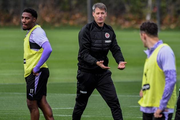 Oladapo Afolayan Coach Alexander Blessin Pauli Germany , Hamburg , Training ground at Kollaustrasse , Football , 1 Bundesliga , Training of FC St Pauli