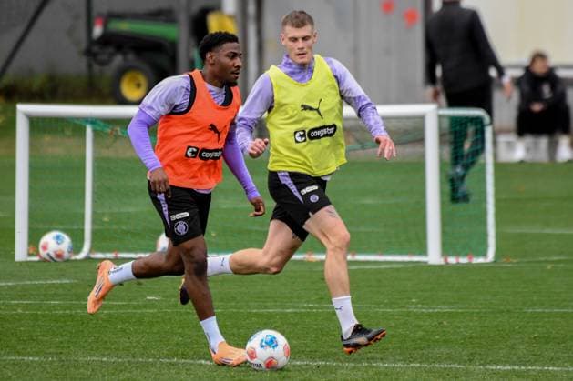 Oladapo Afolayan Eric Smith Pauli Germany , Hamburg , Training ground at Kollaustrasse , Football , 1 Bundesliga , Training of FC St Pauli