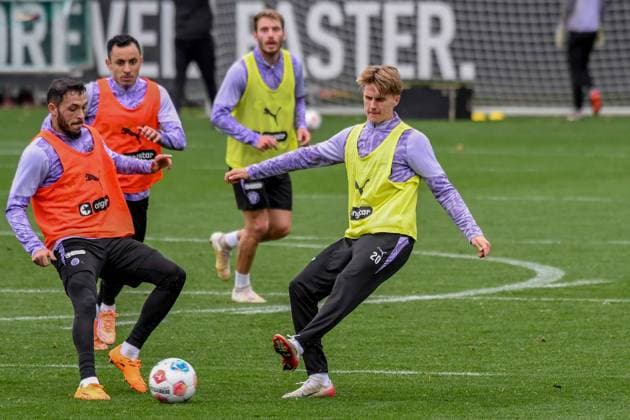 Mathias Pereira Lage Ahlstrand Erik Pauli Germany , Hamburg , Training ground at Kollaustrasse , Football , 1 Bundesliga , Training of FC St Pauli