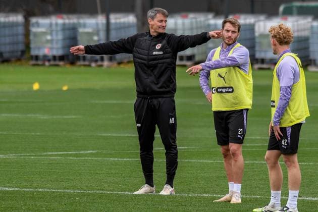 Coach Alexander Blessin Lars Ritzka Marwin Schmitz Pauli Germany , Hamburg , Training ground at Kollaustrasse , Football , 1 Bundesliga , Training of FC St Pauli