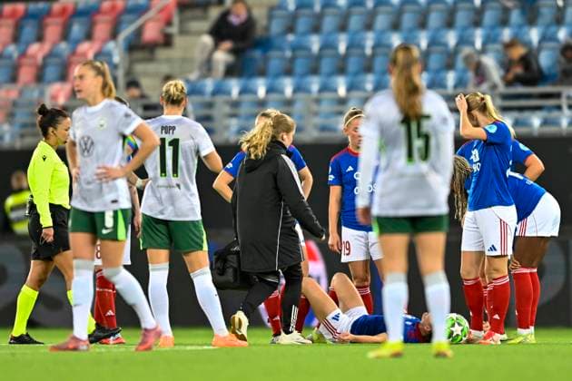 Football Women s Champions League, 2nd round Valerenga Wolfsburg Oslo 20251015 Valerenga player down with injury during the Champions League football match between Valerenga and Wolfsburg at Intility arena Photo Annika Byrde NTB Oslo Norway EDITORIAL USE ONLY RESTRICTED USE FOR BETTING COMPANIES  Copyright: xAnnikaxByrdex xNTBx