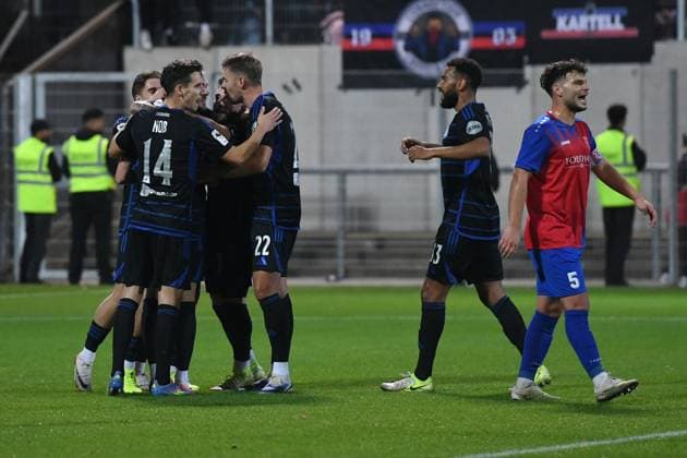 Soccer Niederrheinpokal Round of 16 KFC Uerdingen 05 MSV Duisburg on 15 10 2025 at the Grotenburg Stadium in Krefeld Goal celebration to 0 2 by Christian Viet Duisburg xRx