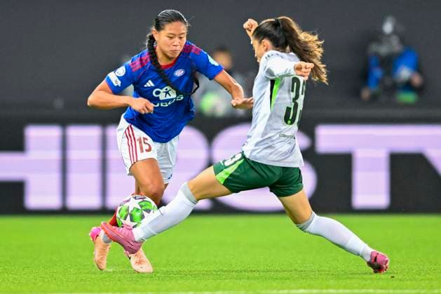 Football Women s Champions League, 2nd round Valerenga Wolfsburg Oslo 20251015 Valerenga s Ylinn Tennebo and Wolfsburg s Judit Pujols during the Champions League football match between Valerenga and Wolfsburg at Intility Arena Photo Annika Byrde NTB Oslo Norway EDITORIAL USE ONLY RESTRICTED USE FOR BETTING COMPANIES  Copyright: xAnnikaxByrdex xNTBx