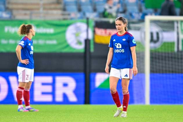 Football Women s Champions League, 2nd round Valerenga Wolfsburg Oslo 20251015 Valerenga s Synne Skinnes Hansen and Naina Inauen after the loss in the Champions League football match between Valerenga and Wolfsburg at Intility arena Photo Annika Byrde NTB Oslo Norway EDITORIAL USE ONLY RESTRICTED USE FOR BETTING COMPANIES  Copyright: xAnnikaxByrdex xNTBx