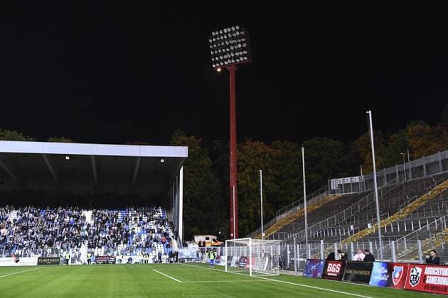 KFC Uerdingen 05 MSV Duisburg FOR EDITORIAL PURPOSES ONLY EDITORIAL USE ONLY p Football Niederrheinpokal 2 Runde KFC Uerdingen 05 MSV Duisburg on 15 10 2025 at Grotenburg Stadion in Krefeld A floodlight mast is down Germany North Rhine Westphalia Krefeld Copyright ThorstenxTillmann Copyright: ThorstenxTillmann doc82u1vly87li12lunrltp ,EDITORIAL USE ONLY Copyright: ThorstenxTillmann