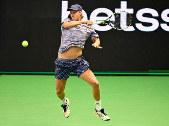 STOCKHOLM, SWEDEN 20251015 Leo Borg, Norway, in his match against Denis Shapovalov, Canada, during the BNP Paribas Nordic Open tennis tournament at Kungliga tennishallen STOCKHOLM SWEDEN x10030x  Copyright: xJonasxEkströmer TTx TENNIS NORDIC OPEN