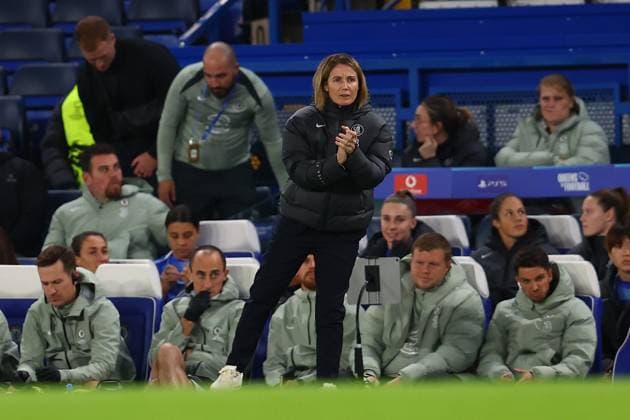 London, England, 15th October 2025. Sonia Bompastor, Manager of Chelsea during the Chelsea Women vs Paris FC UEFA Womens Champions League match at Stamford Bridge, London. Picture credit should read: Paul Terry Sportimage EDITORIAL USE ONLY. No use with unauthorised audio, video, data, fixture lists, club league logos or live services. Online in-match use limited to 120 images, no video emulation. No use in betting, games or single club league player publications. SPI_005_PT_Chelsea_W_Paris_W SPI-4216-0005