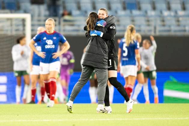 Football Women s Champions League, 2nd round Valerenga Wolfsburg Oslo 20251015 Wolfsburg s goalkeeper Stina Johannes celebrates after the Champions League football match between Valerenga and Wolfsburg at Intility Arena Photo Annika Byrde NTB Oslo Norway EDITORIAL USE ONLY RESTRICTED USE FOR BETTING COMPANIES  Copyright: xAnnikaxByrdex xNTBx