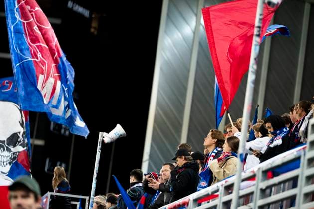 Football Women s Champions League, 2nd round Valerenga Wolfsburg Oslo 20251015 Valerenga supporters during the Champions League football match between Valerenga and Wolfsburg at Intility arena Photo Annika Byrde NTB Oslo Norway EDITORIAL USE ONLY RESTRICTED USE FOR BETTING COMPANIES  Copyright: xAnnikaxByrdex xNTBx