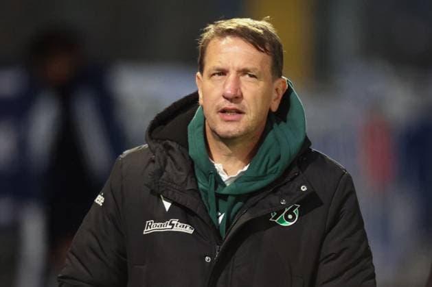 15 10 2025, Football, Men, Regionalliga Nord, Matchday 8, BSV Kickers Emden Hannover 96 II Coach Daniel Stendel Hannover 96 II