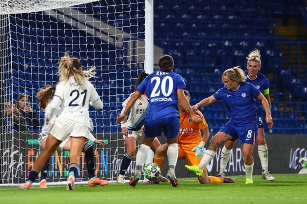 London, England, 15th October 2025. Erin Cuthbert of Chelsea scores to make it 4-0 during the Chelsea Women vs Paris FC UEFA Womens Champions League match at Stamford Bridge, London. Picture credit should read: Paul Terry Sportimage EDITORIAL USE ONLY. No use with unauthorised audio, video, data, fixture lists, club league logos or live services. Online in-match use limited to 120 images, no video emulation. No use in betting, games or single club league player publications. SPI_016_PT_Chelsea_W_Paris_W SPI-4216-0016