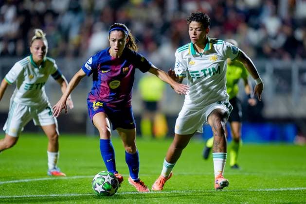 AS Roma v FC Barcelona, Barca - UEFA Champions League Women 2025-26 Samantha van Diemen of AS Roma and Aitana Bonmati of FC Barcelona compete for the ball during the UEFA Champions League Women MD2 match between AS Roma and FC Barcelona at Stadio Tre Fontane on October 15, 2025 in Rome, Italy. Rome Stadio Olimpico Lazio Italy Copyright: xGiuseppexMaffiax 251015_UCLW_Roma-Barcelona_5263
