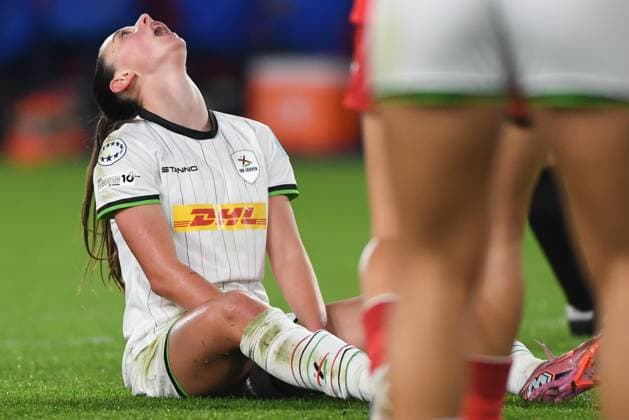 OHL Women s Aurelie Reynders looks dejected during a soccer match between Oud-Heverlee Leuven Women and Dutch FC Twente Vrouwen, Wednesday 15 October 2025 in Leuven, the second game in the league phase of the UEFA Women s Champions League competition. JILLxDELSAUX  x136906997x