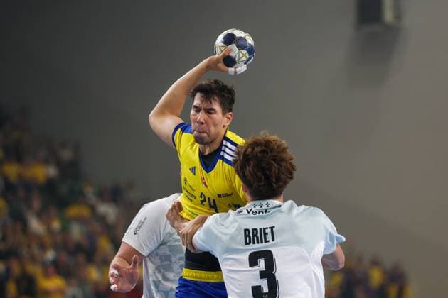 Kielce 15.10.2025 Mecz 5. kolejka Liga Mistrzow piÅ‚ka rÄ™czna mÄ™Å¼czyzn sezon 2025 2026 Men s Handball EHF Champions League season 2025 2026 match: Industria Kielce - HBC Nantes nz. Daniel Dujshebaev Dovichebaeva Fot. Stanislaw Klepka Arena Akcji NEWSPIX.PL --- newspix.pl 