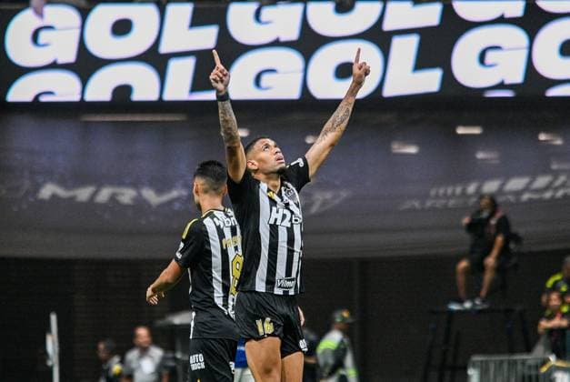 match between Atletico Mineiro and Cruzeiro for the 2025 Brazilian Championship. Belo Horizonte (BH), 10 15 2025 - Football Atletico MG Cruzeiro - Player Ruan Tressoldi, during a match between Atletico Mineiro and Cruzeiro, valid for the 2025 Minas Gerais Championship, held at Arena MRV, in the city of Belo Horizonte this Wednesday, October 15, 2025. (Foto: Paulo Ti Thenews2 imago images) SPO  Copyright: xPauloxTix